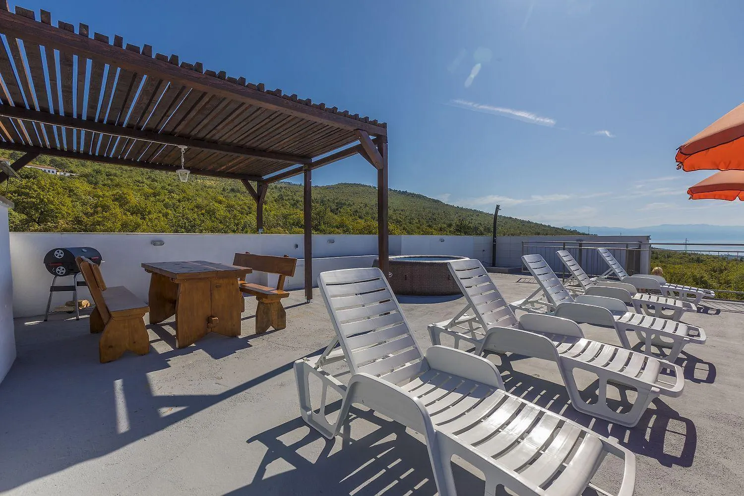 Beeindruckendes Apartment Mit Grosser Dachterrasse, Whirlpool, Meerblick, Grill, Aussendusche Crikvenica