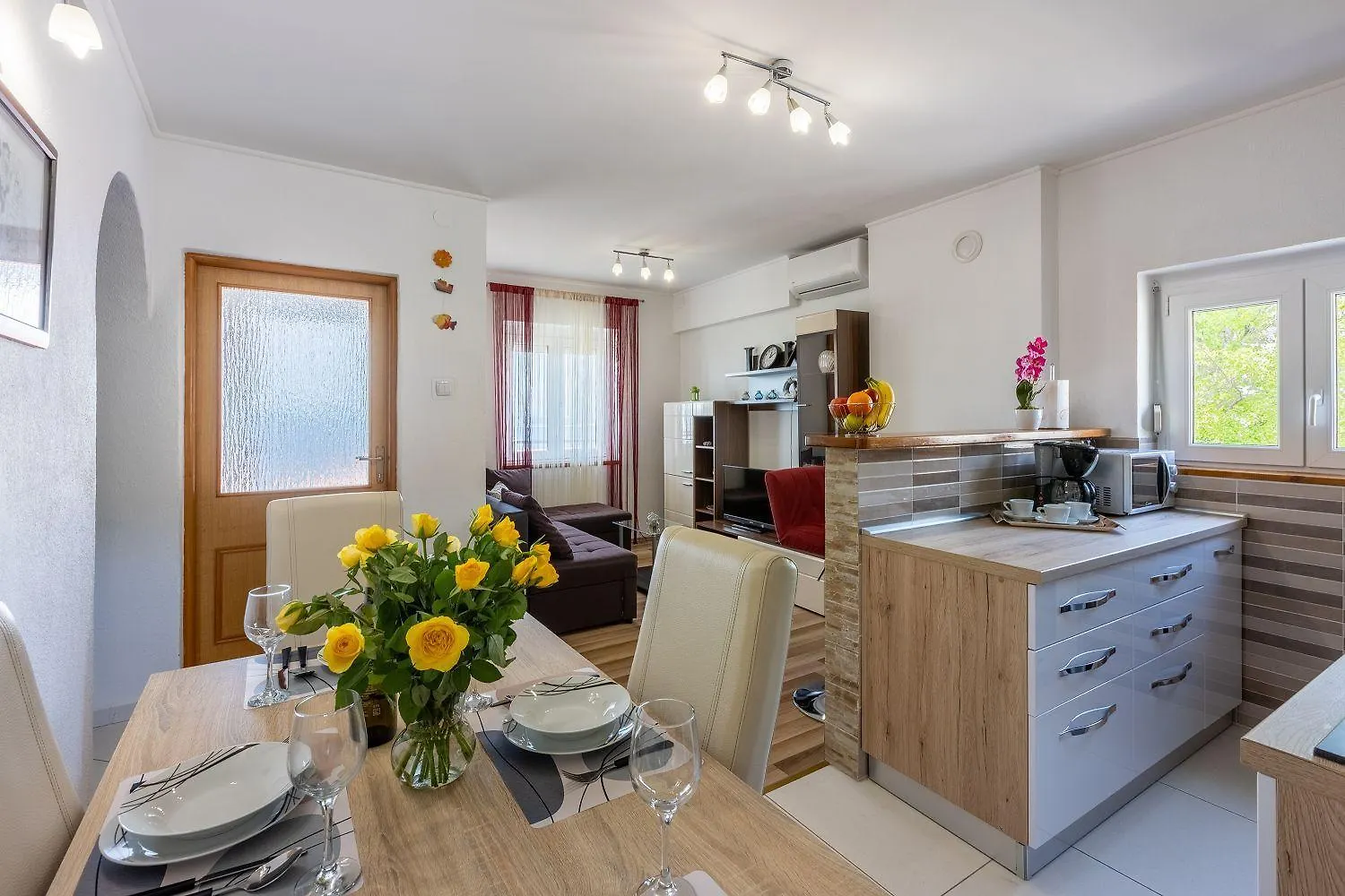 Beeindruckendes Apartment Mit Grosser Dachterrasse, Whirlpool, Meerblick, Grill, Aussendusche Crikvenica